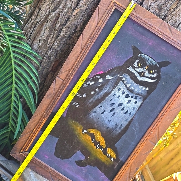MCM 60s Vintage Owl painted on velvet 14" x 23" Rustic Wood Frame ART - Picture 6 of 8